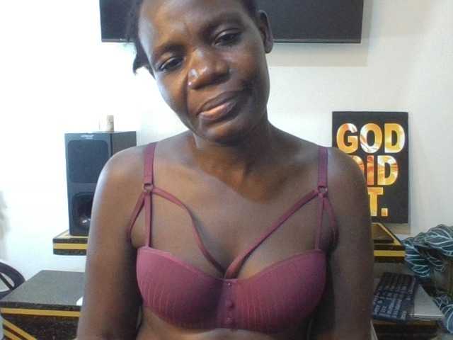 blaqqueen1 live cam on BongaCams
