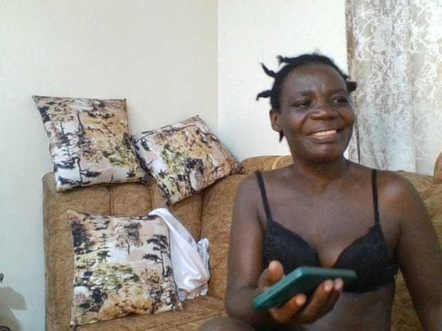 blaqqueen1 live cam on BongaCams