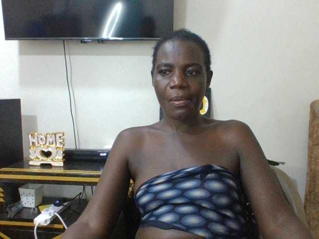 blaqqueen1 live cam on BongaCams