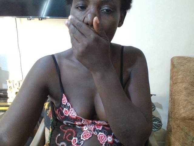 blaqqueen1 — live female cam
