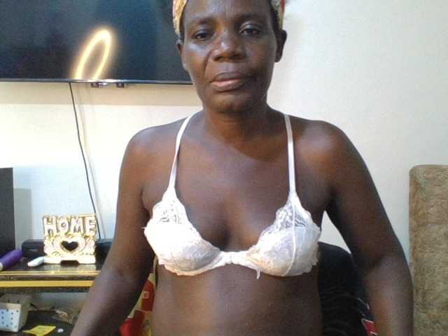 blaqqueen1, en vivo ahora en BongaCams