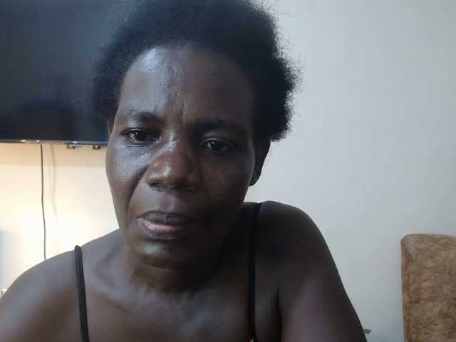 blaqqueen1 — live female cam