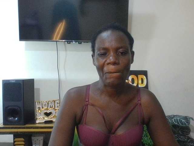 blaqqueen1 live cam on BongaCams