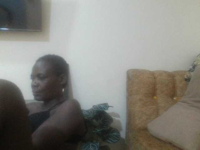 blaqqueen1 live cam on BongaCams