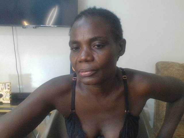 blaqqueen1 live cam preview