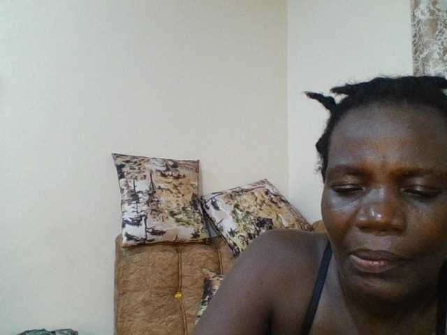 blaqqueen1 live cam preview