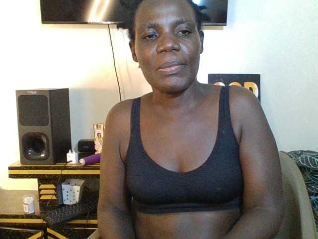 blaqqueen1 live cam on BongaCams
