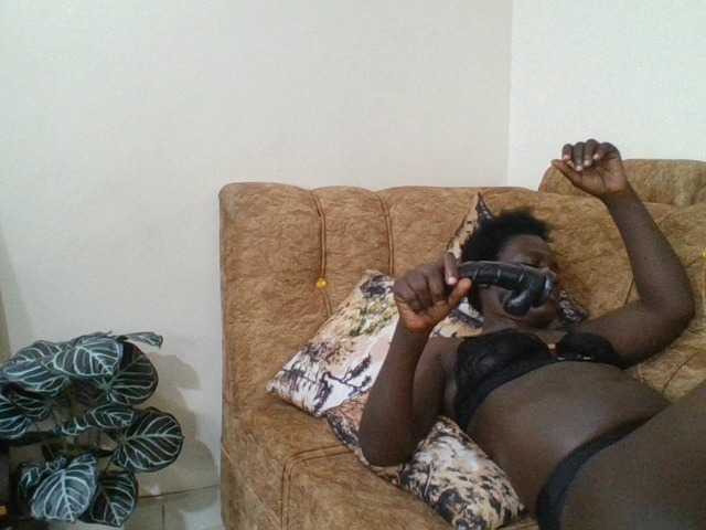 blaqqueen1 live cam preview