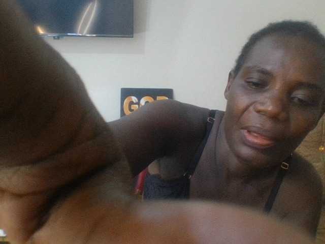 blaqqueen1 live cam preview