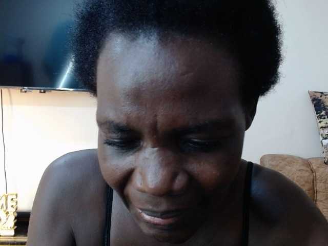 blaqqueen1 — live female cam