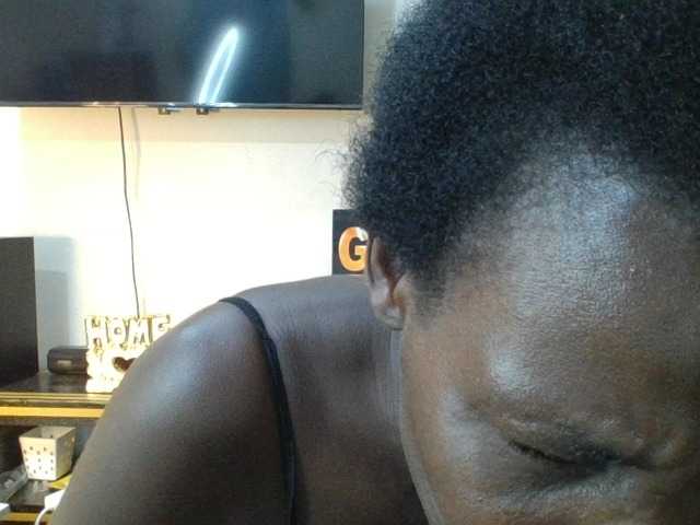 blaqqueen1 live cam preview