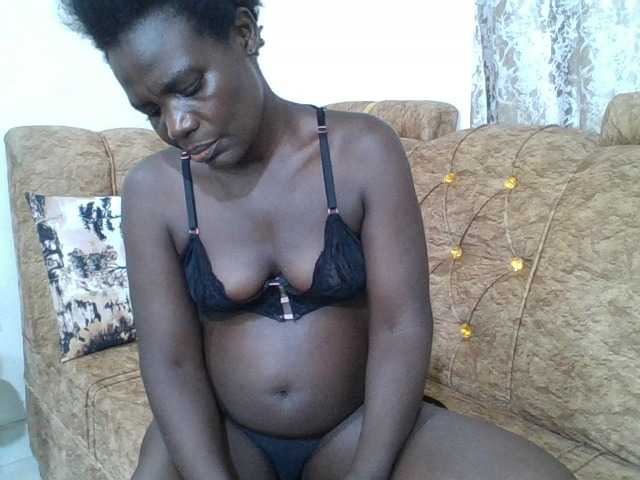 blaqqueen1 live cam preview
