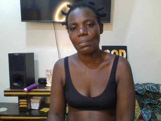 blaqqueen1 live cam on BongaCams