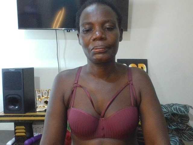 blaqqueen1 live cam on BongaCams