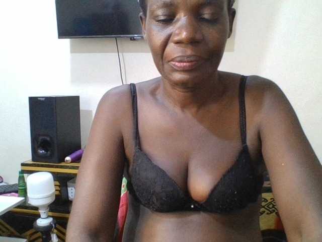 blaqqueen1 live cam on BongaCams