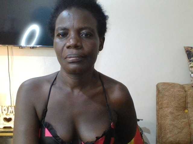 blaqqueen1 live cam on BongaCams