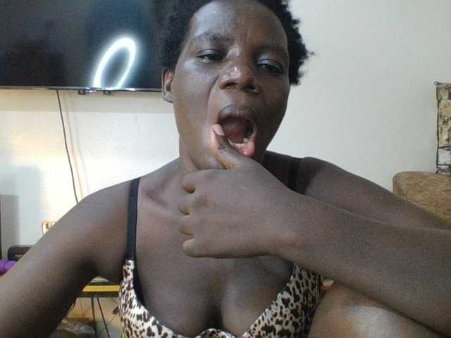 blaqqueen1 live cam on BongaCams