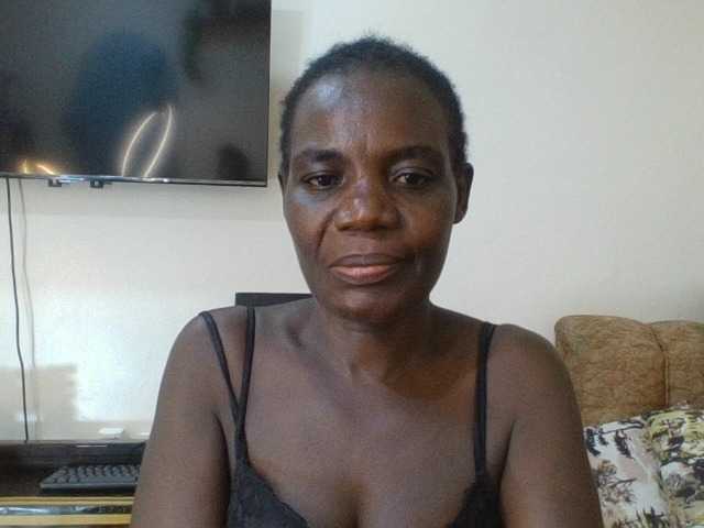 le modèle blaqqueen1 est en webcam porno dans un show sur le site bongacams, il possède les tags suivants: Ebony,Blonde,Hairy