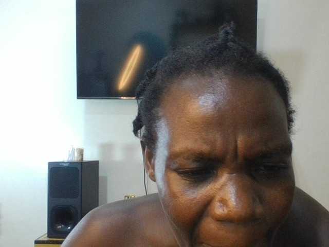 blaqqueen1 live cam on BongaCams