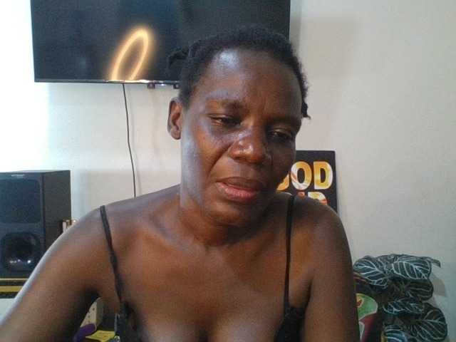 blaqqueen1 live cam on BongaCams