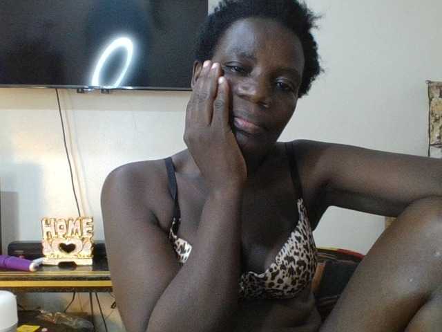 blaqqueen1 live cam on BongaCams