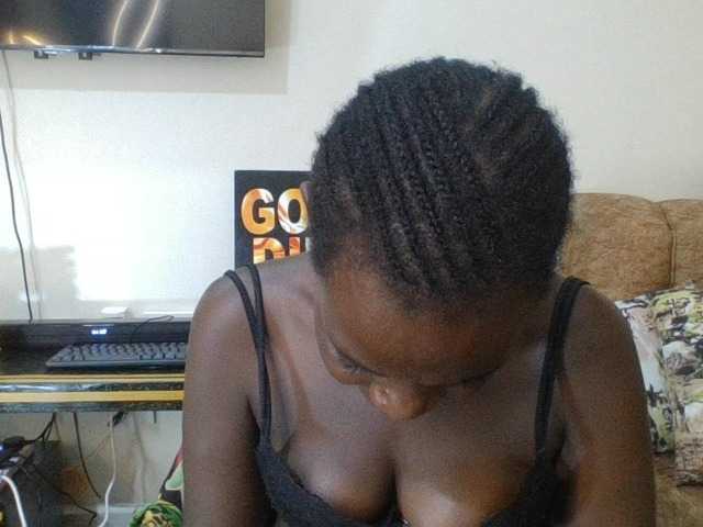 blaqqueen1 live cam on BongaCams
