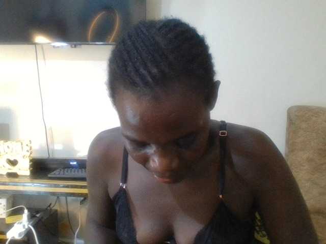 blaqqueen1 live cam on BongaCams
