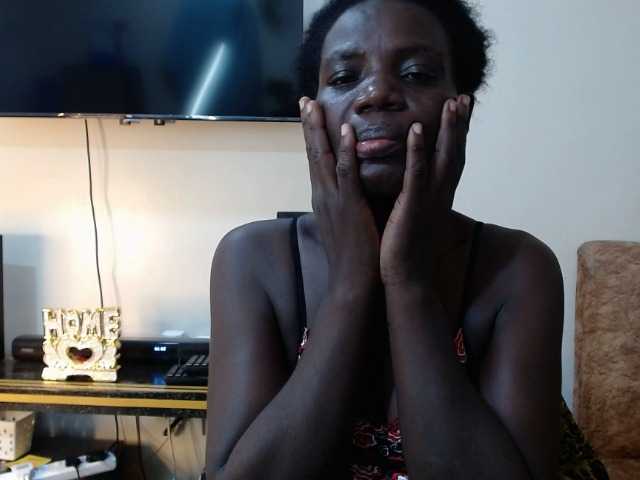 blaqqueen1 — live female cam