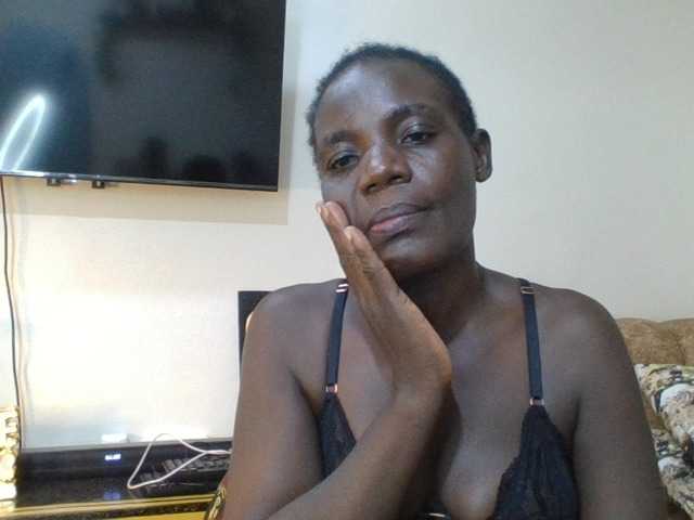 blaqqueen1 live cam preview
