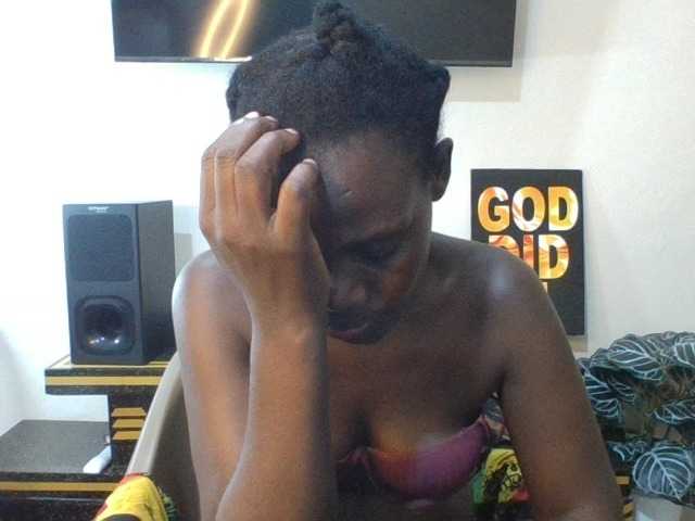 blaqqueen1 live cam on BongaCams