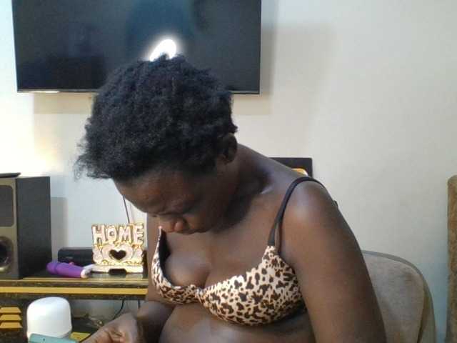 blaqqueen1 live cam on BongaCams