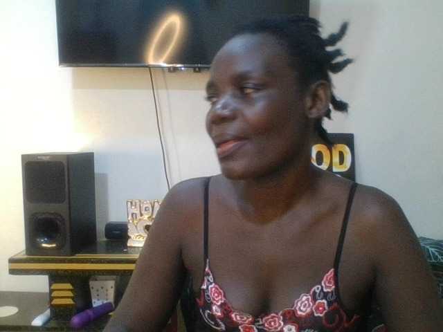 blaqqueen1 live cam on BongaCams
