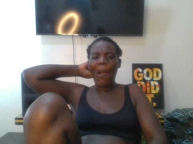 blaqqueen1 live cam on BongaCams