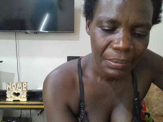 blaqqueen1 webcam