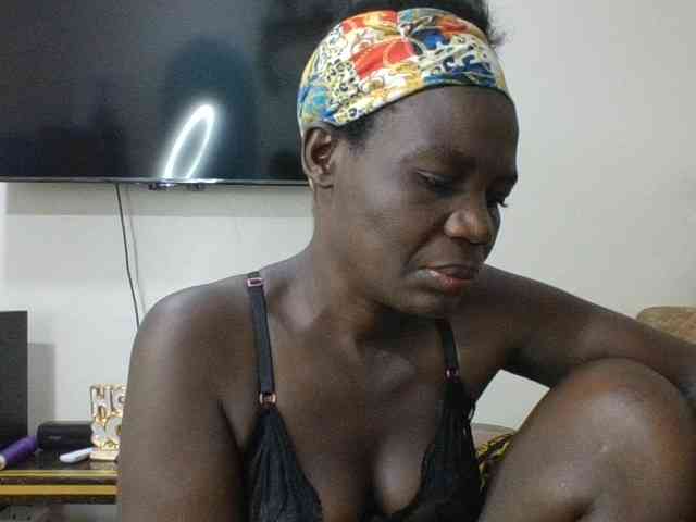 blaqqueen1 webcam