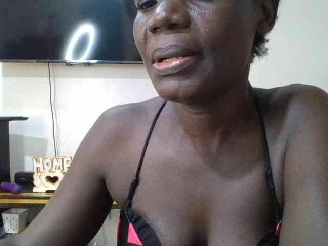 blaqqueen1 webcam
