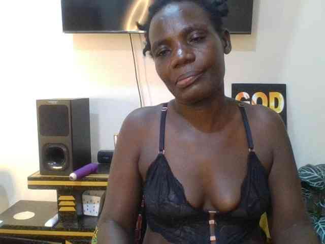 blaqqueen1 webcam