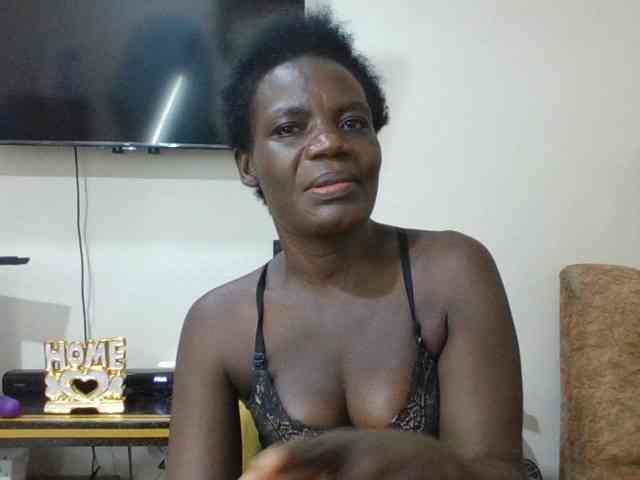 blaqqueen1 webcam
