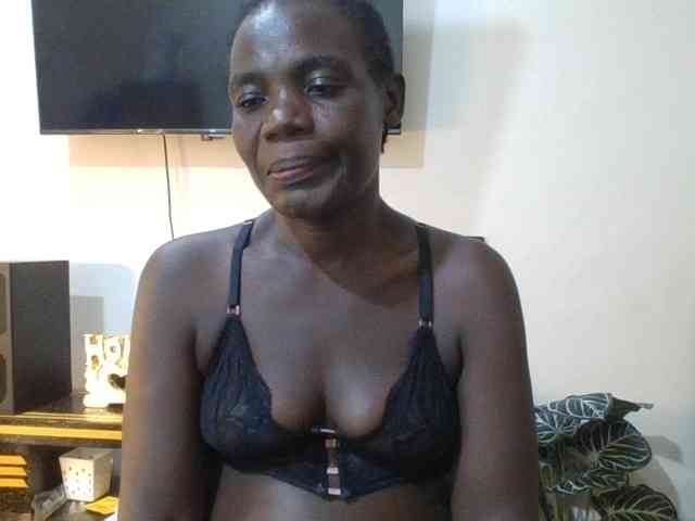 blaqqueen1 webcam