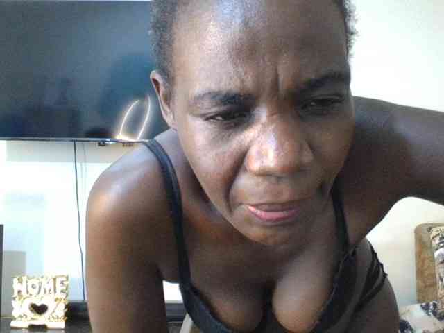 blaqqueen1 webcam