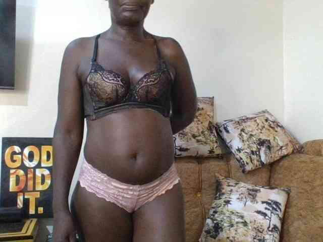 Model: blaqqueen1