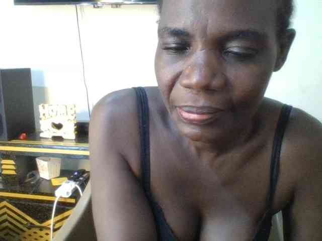 blaqqueen1 webcam