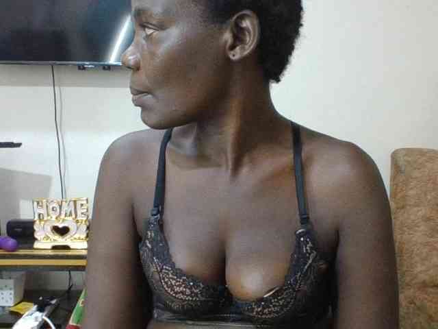 blaqqueen1 webcam