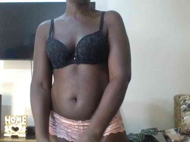 blaqqueen1 webcam