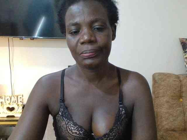 blaqqueen1 webcam