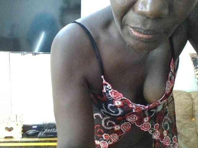 Model: blaqqueen1