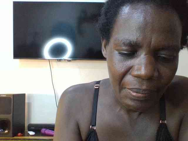 blaqqueen1 webcam