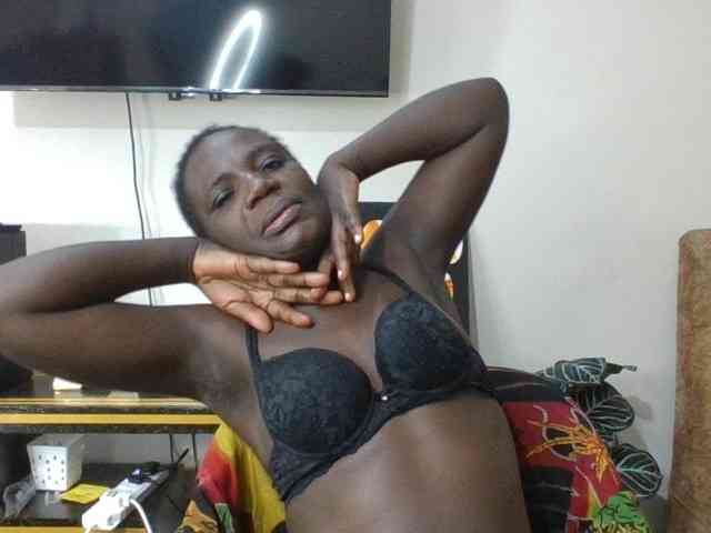 blaqqueen1 webcam