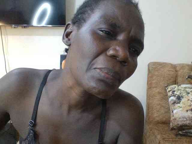 blaqqueen1 webcam