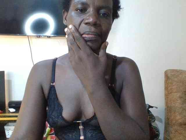 blaqqueen1 webcam